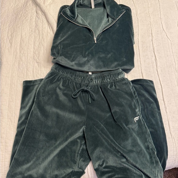 Fabletics Plush Rib Half Zip Sweatshirt - Picture 4 of 6